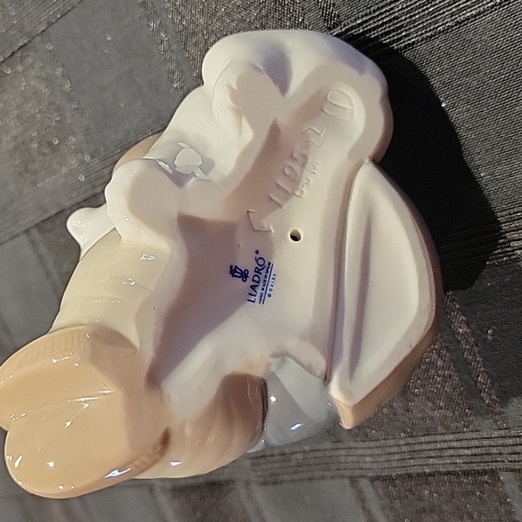 Lladro Eskimo child w Polar Bear - Picture 5 of 7